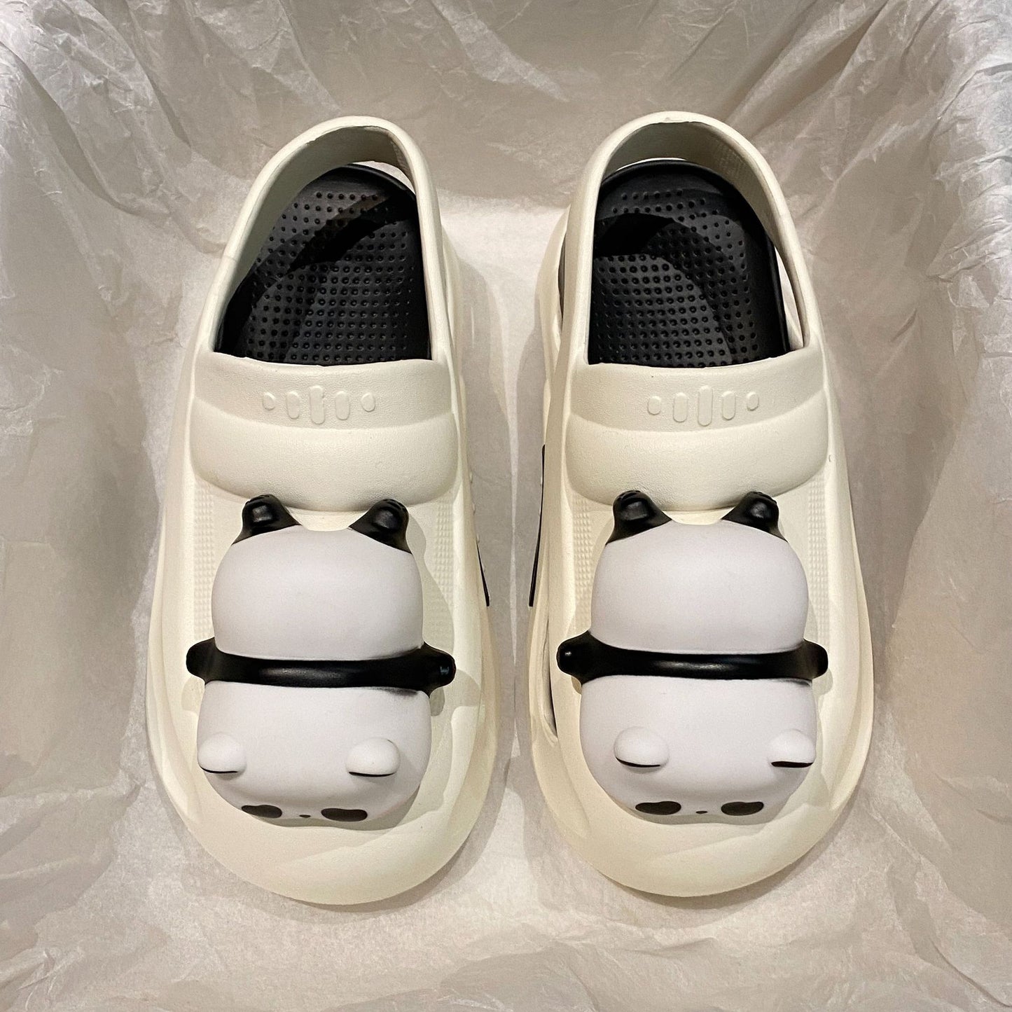 2024 Pantoufles mignonnes avec lampe panda Sandales d'été pour femme Chaussures légères et amusantes pour femmes