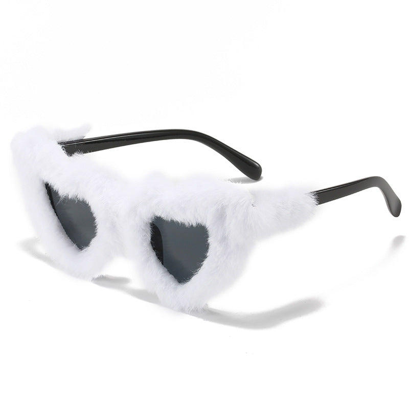 Love Plush With Diamond Street Style Sunglasses For Women