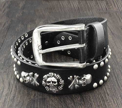 Ceinture en cuir de vachette avec rivets et tête de mort