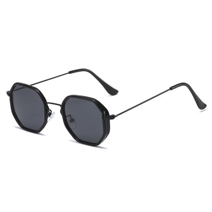 Sonnenbrille mit großem Rahmen und schmaler Optik, UV-geschützter Sonnenschutz, Retro-Sonnenbrille mit Metallschläger für Herren und Damen