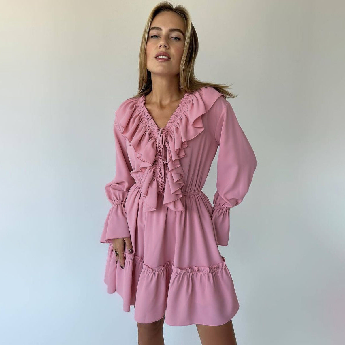 Robe à manches longues plissée à volants et col en V tendance Y2K Robe courte à manches évasées et col en V Vêtements pour femmes