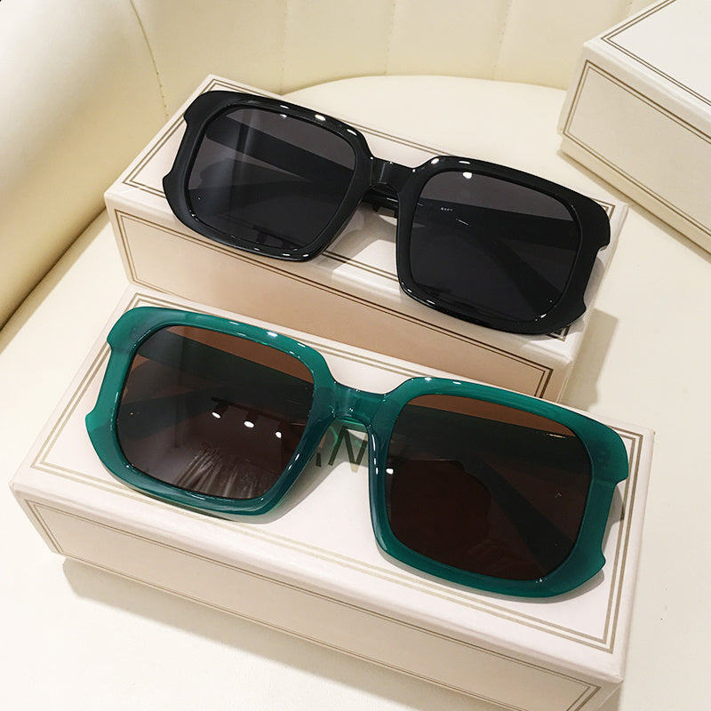 Women's New Fashionable Thick Frame Sunglasses