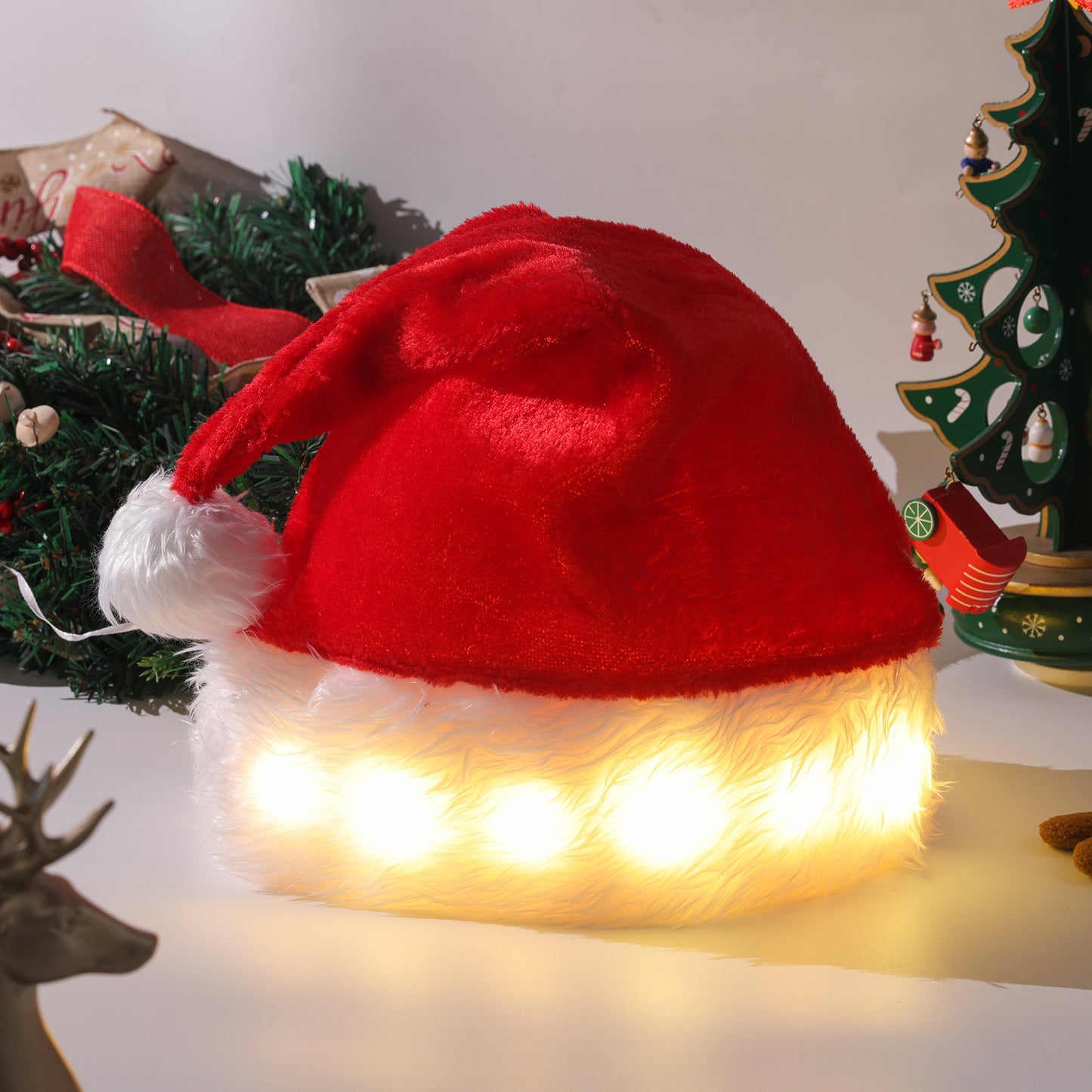 Chapeau de Noël en peluche avec lumière LED pour enfants et adultes Décorations de Noël Fournitures de Noël Chapeau de Père Noël lumineux Décoration de la maison