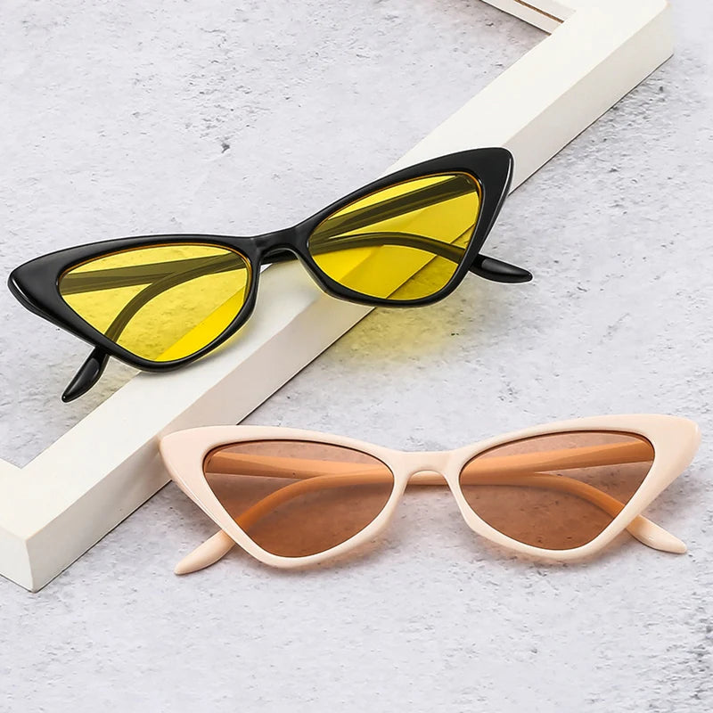 SHAUNA Lunettes de soleil œil de chat tendance pour femmes, verres transparents UV400, monture tendance pour hommes, rayures noires et blanches