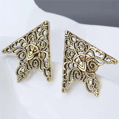 Fashion Women Brooch Accessories Tide Exquisite Pin Brooches For Ladies Blouse Brooch Collar Decorated Golden Shirt