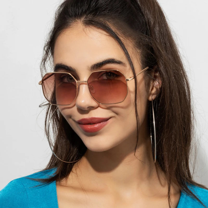 New Fashion Lady Metal Square Sunglasses Women Eyeglasses Luxury Brand Hip Hop Sun Glasses Female UV400