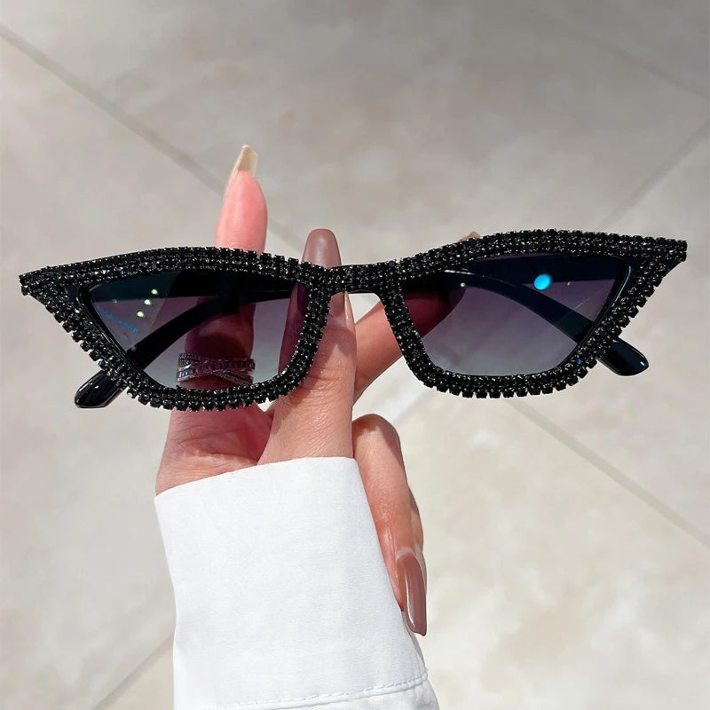 Classic Cat Eye Diamond Sunglasses Fashion Party Travel Sun Glasses for Women UV400 Sun Shades Goggles Luxury Oculos De Sol