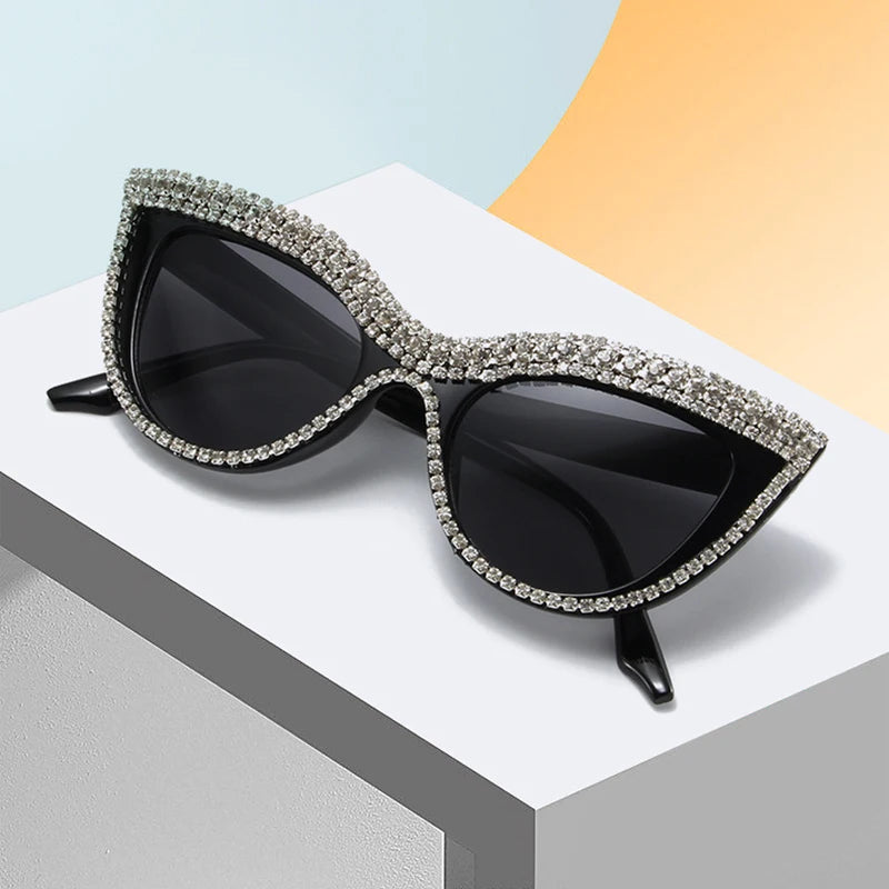 Vintage Cat Eye Sunglasses with Rhinestones 2024 New in Stylish Women Shades Ins Trendy Handmade Brand Designer Eyewear