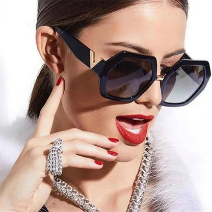 2024 Luxus Quadrat Sonnenbrille Damen Mode Brille Klassische Marke Designer Retro Sonnenbrille Frauen Sexy Brillen Unisex Shades