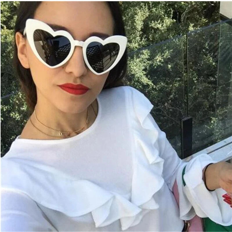 4pcs Heart Shaped Sunglasses Women Cat Eye Female Sun Glasses Brand Retro Love Black White Eyewear Men Shade UV400