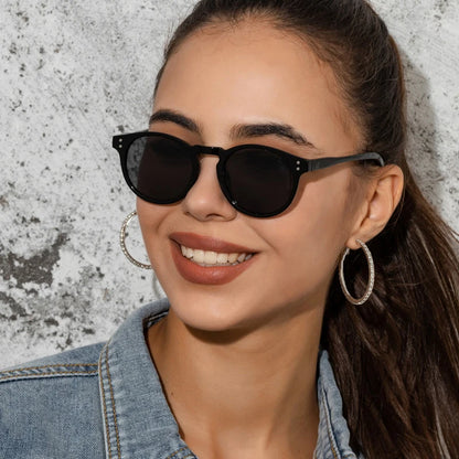 Vintage-Sonnenbrille mit kleinem Rahmen für Damen, trendige Sonnenbrille mit ovalem Rahmen, Retro-Sonnenbrille für Reisen und Strand, UV400-Schutz