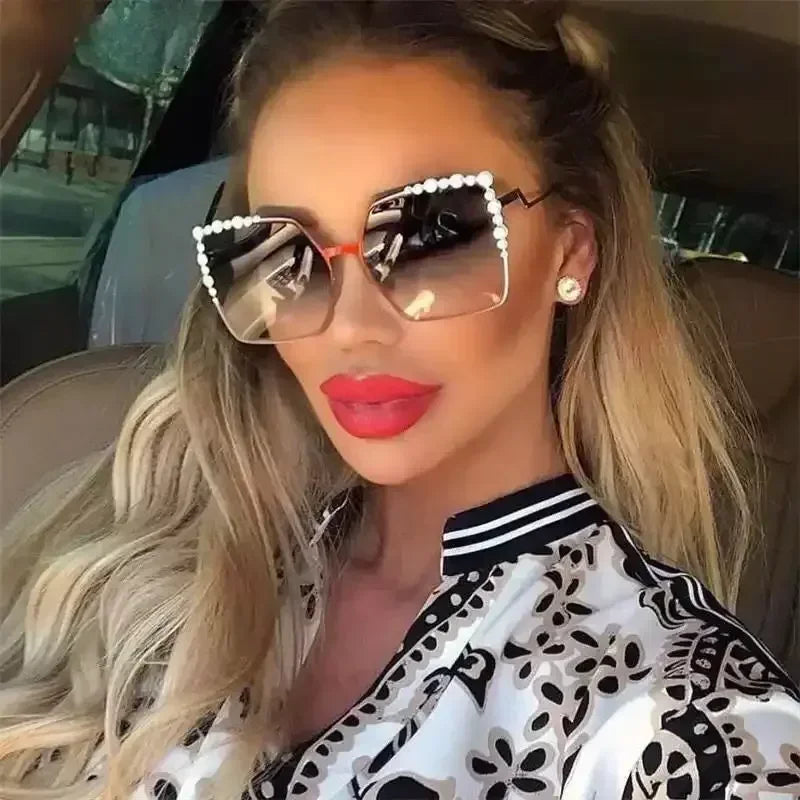 2024 New Luxury Pearl Sunglasses Women Brand Designer Oversized Square Sun Glasses Ladies Fashion Shades Oculos De Sol UV400