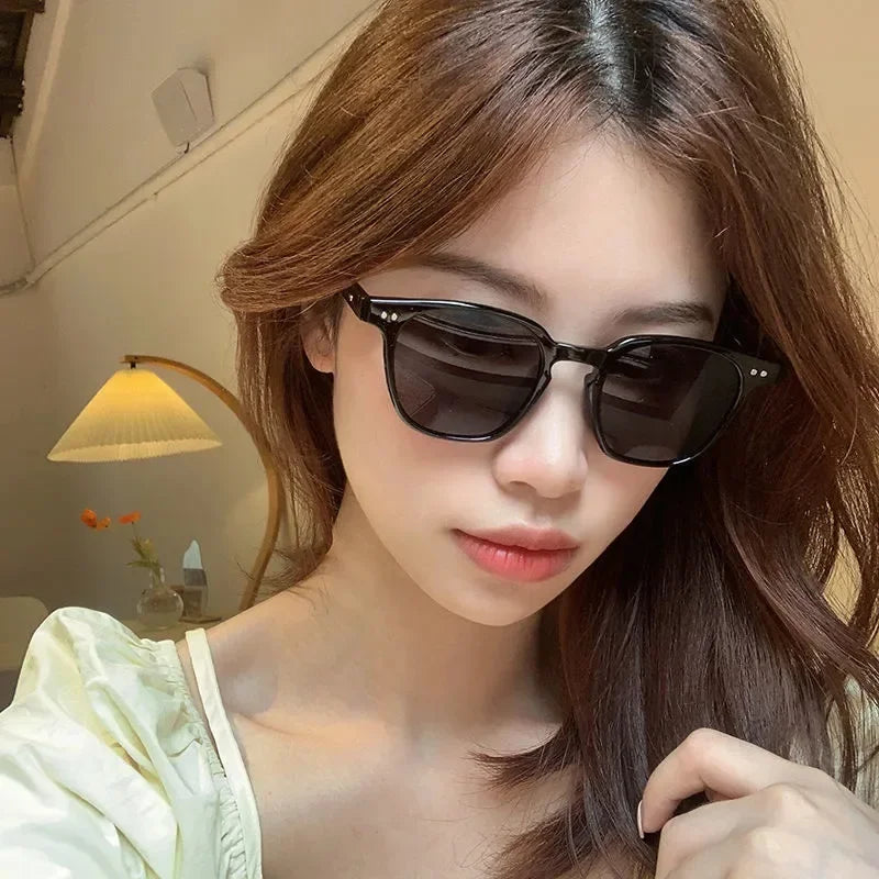 Women's Sunglasses Square Frame Glasses Women Fashion Lenses Oversized Shades replicas of luxury Sun Glasses UV400 Eyewear