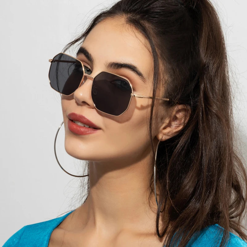 New Fashion Lady Metal Square Sunglasses Women Eyeglasses Luxury Brand Hip Hop Sun Glasses Female UV400