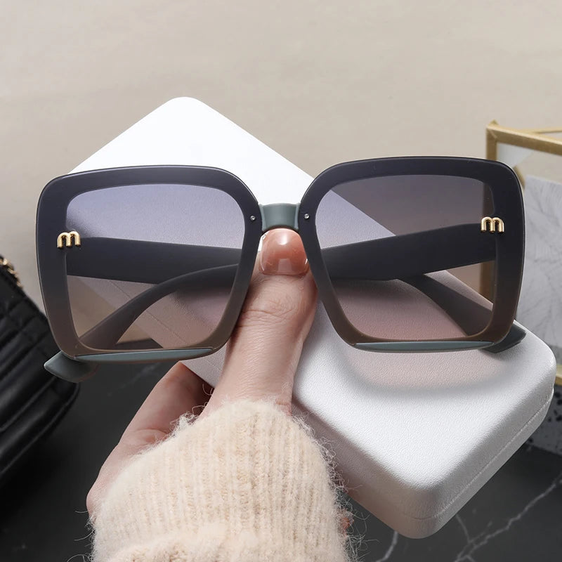 New Retro Square Sunglasses Women Fashion Minimalist Design Anti Blue Light Outdoor Anti UV Sun Glasses Double Beam Female