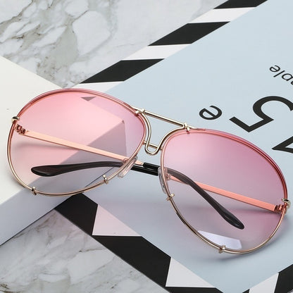 Lunettes de soleil à verres tendance pour femmes avec dégradé de couleurs