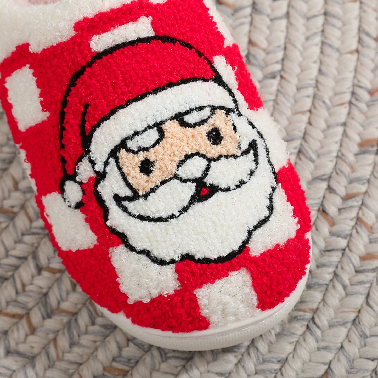 Pantoufles de Noël à carreaux Père Noël pour femme, chaussures d'hiver antidérapantes pour l'intérieur et la chambre à coucher