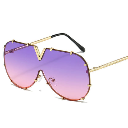 Metal Conjoined Rivet V-shaped Sunglasses Street Shot